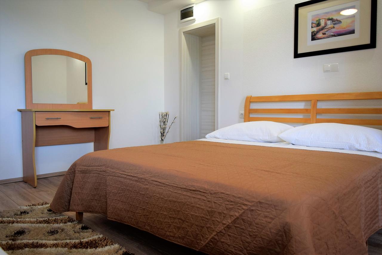 Apartments Kampor Apartment *