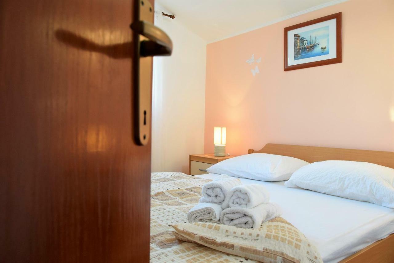 Apartament Apartments Kampor Kampor
